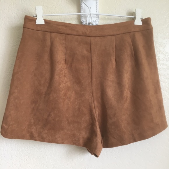 NWT Suede-like soft and stretchy shorts size L - Picture 2 of 4
